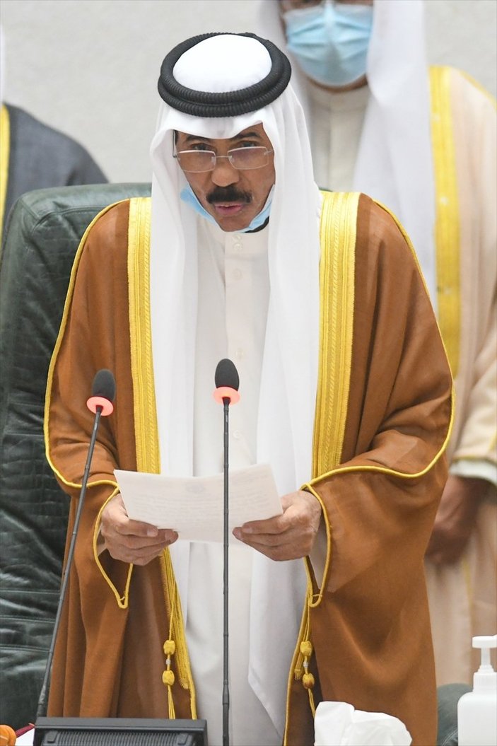 Kuveyt'in yeni emiri Şeyh Nevvaf yemin etti