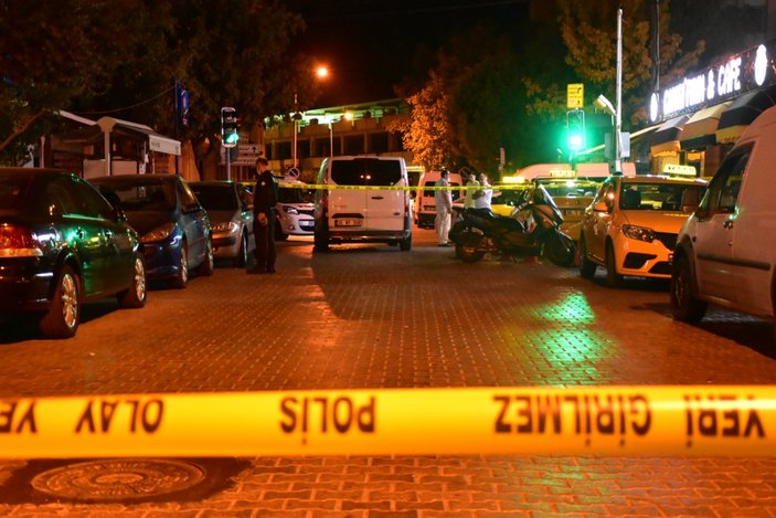 İzmir’de taksicilerin müşteri kavgası: 1'i ağır, 4 yaralı