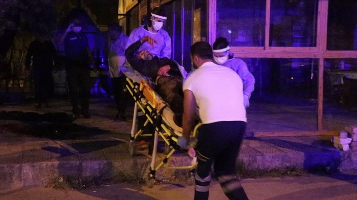İzmir'de iş yerine girmeye çalışan hırsız, tüfekle vuruldu