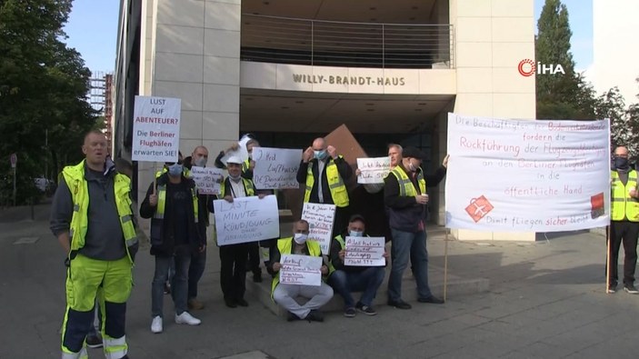 Almanya'da havalimanı işçileri hükümeti protesto etti