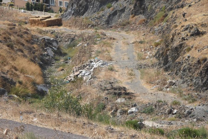 İzmir’deki çöp depolama alanı koku yayıyor