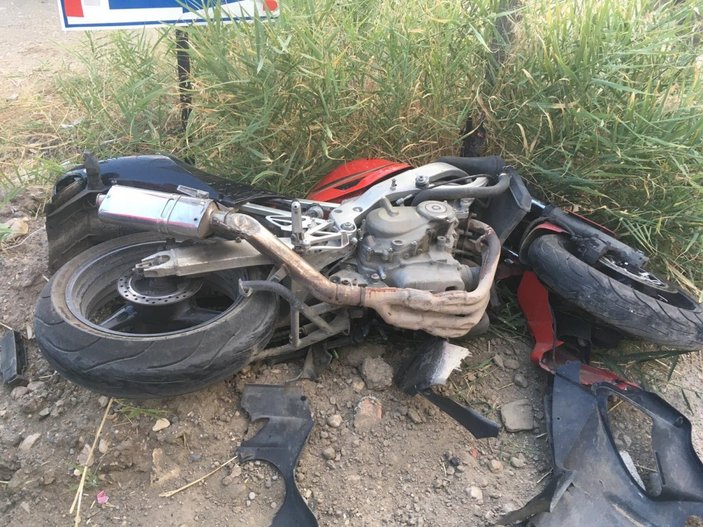 Kütahya’da kamyona çarpan motosiklet sürücüsü hayatını kaybetti