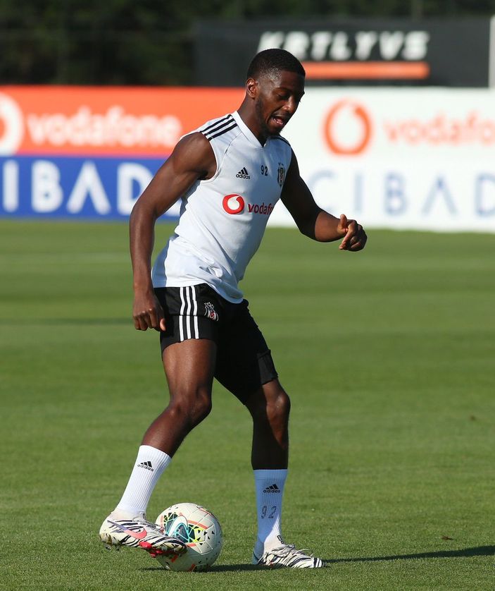 Diaby Beşiktaş'a dönmek istemiyor