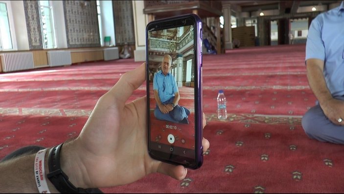 Eskişehir'de emekli imam, bilgi ve harika ses yeteneğini internette paylaşıyor