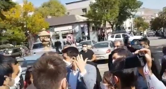 Kars Belediyesi'ne kayyum atandıktan sonra HDP protesto girişiminde bulundu