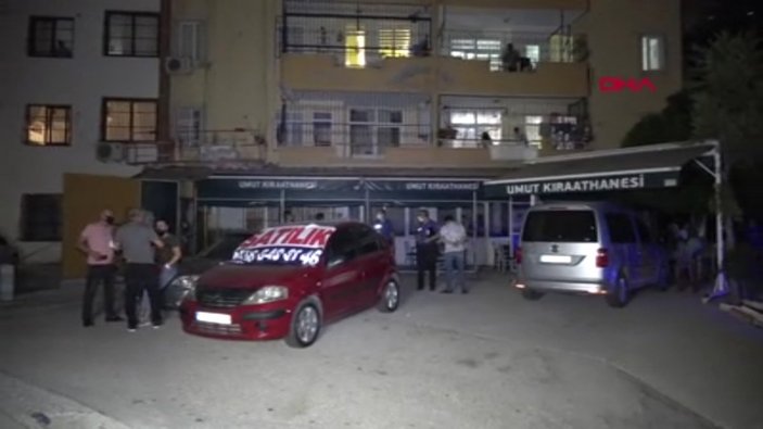 Adana'da bir polis memuru bıçaklandı, oğlu darbedildi