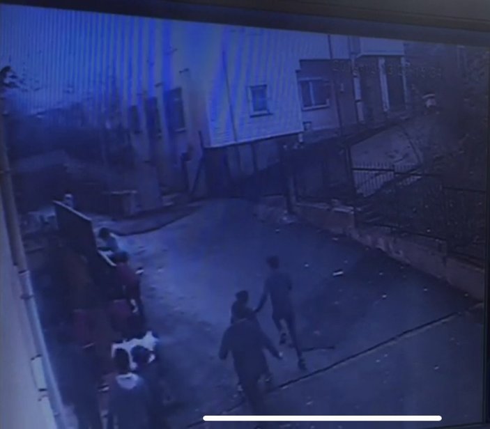 İstanbul'da 12 yaşındaki kızın pencereden atladığı anlara ait görüntüler ortaya çıktı