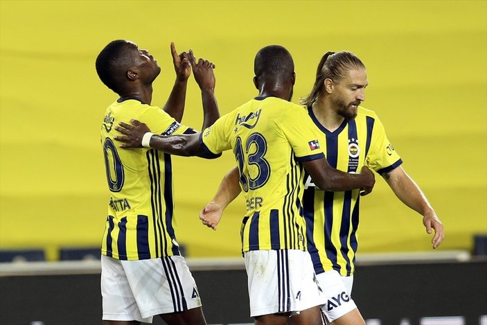 10 kişi kalan Fenerbahçe, Karagümrük'ü yendi