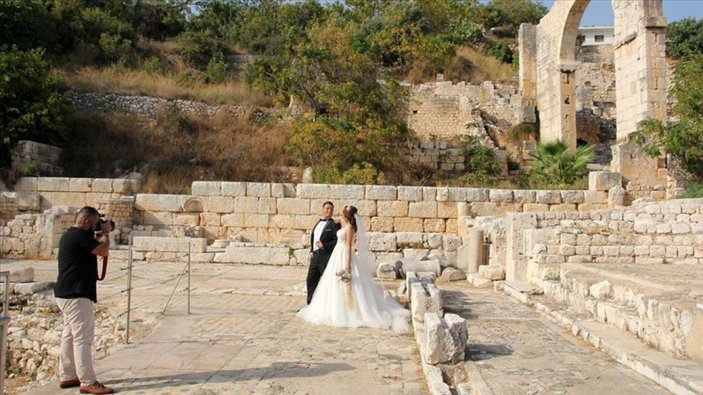 Mersin'de antik kent, evlenen çiftlere fotoğraf stüdyosu oldu