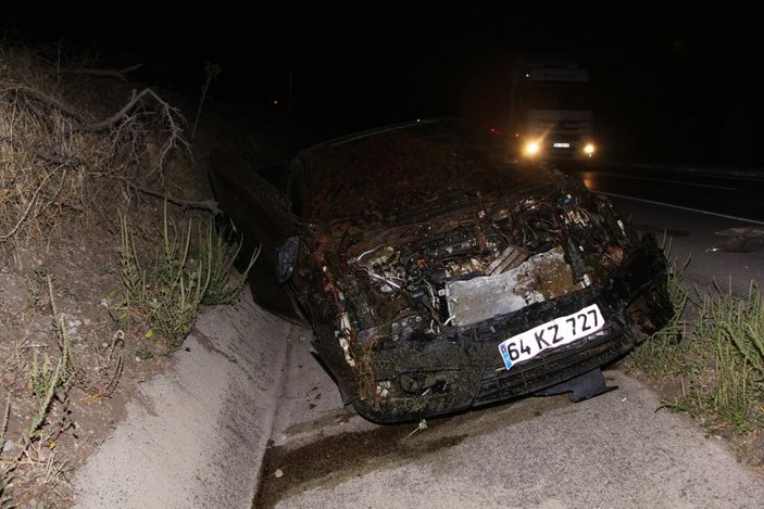 Manisa'da iki otomobil koyun sürüsüne daldı: 7 yaralı