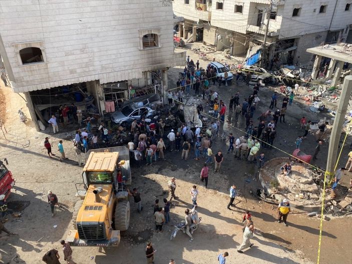 a Suriye'de bomba yüklü kamyonla saldırı