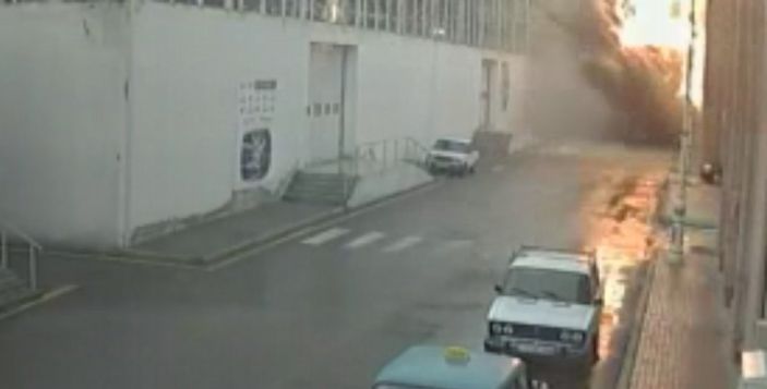 i Ermenistan, Gence şehrinde sivilleri hedef aldı