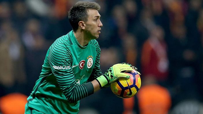 Galatasaray, Muslera'ya lisans çıkartmadı