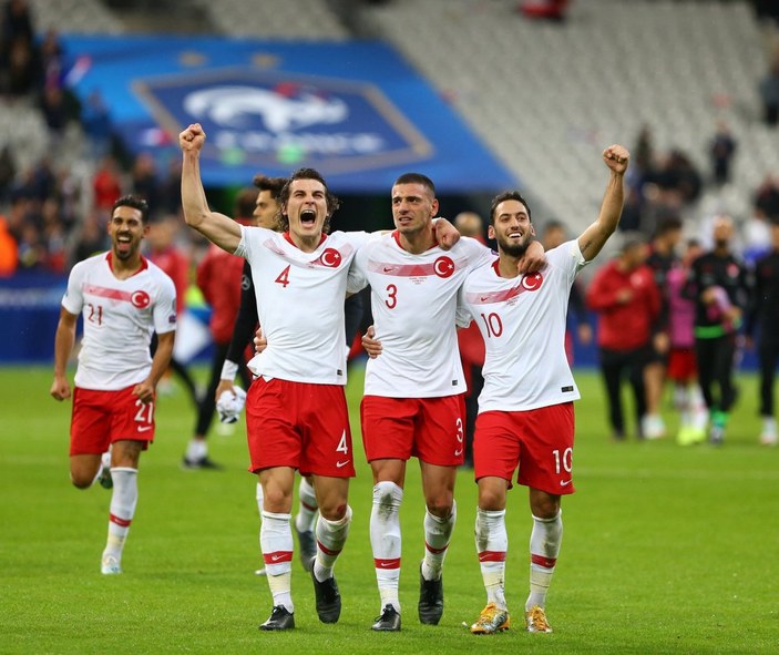 Almanya-Türkiye maçının muhtemel 11'leri
