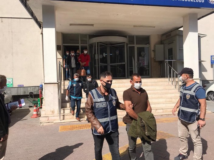 Kayseri’de polisten kaçan zanlı halıya sarılı halde gardıroptan çıktı