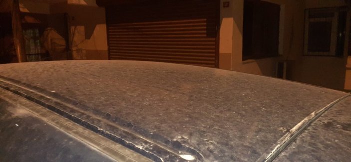 İstanbul'da gece çamur yağdı, sürücüler oto yıkamacıya koştu