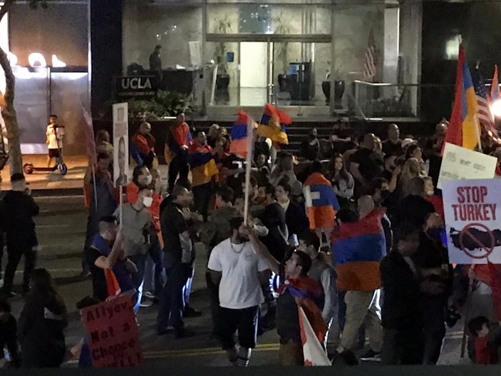 Ermeniler, ABD'de yolu kapatıp gösteri yaptı