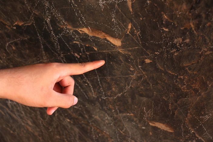 d Adıyaman'da tarihi mağara defineciler tarafından tahrip edildi