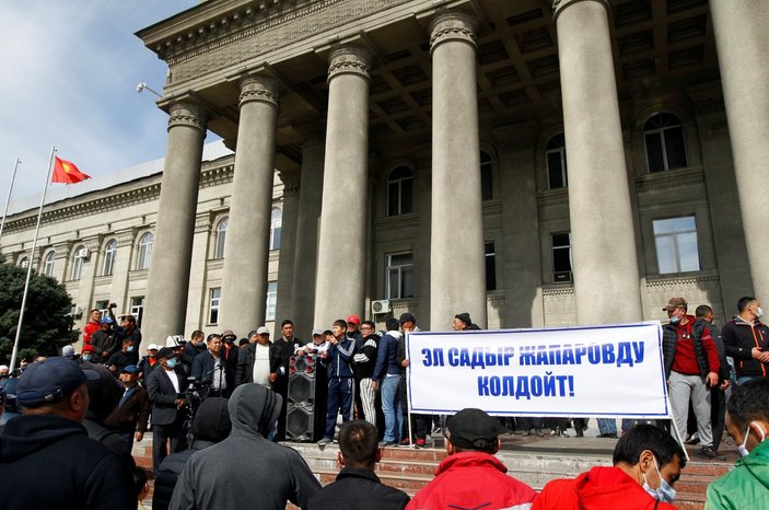 Bişkek'te olağanüstü hal ilan edildi