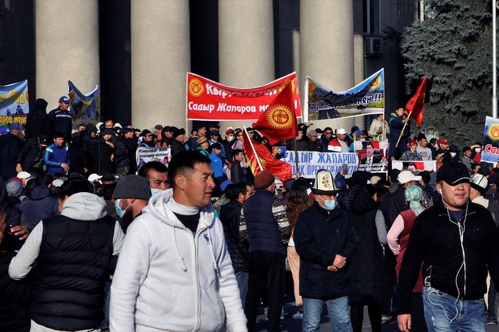 a Kırgızistan’da Sadır Caparov, başbakan seçildi