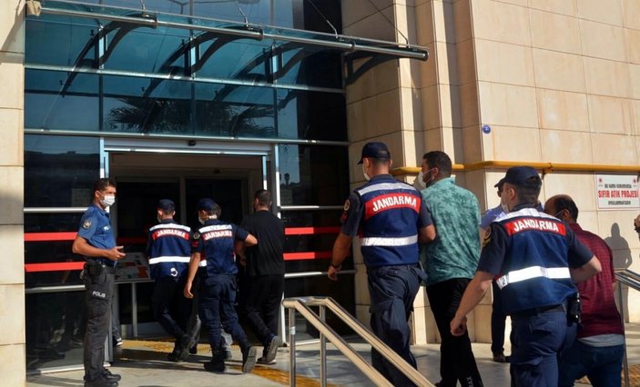 İzmir'de zimmetine para geçirdikleri iddia edilen 11 şüpheli yakalandı