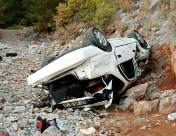 Antalya'da otomobil uçuruma düştü: 1 ölü 1 yaralı