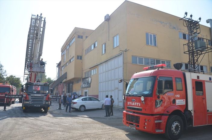a Kahramanmaraş'ta fabrikada yangın çıktı