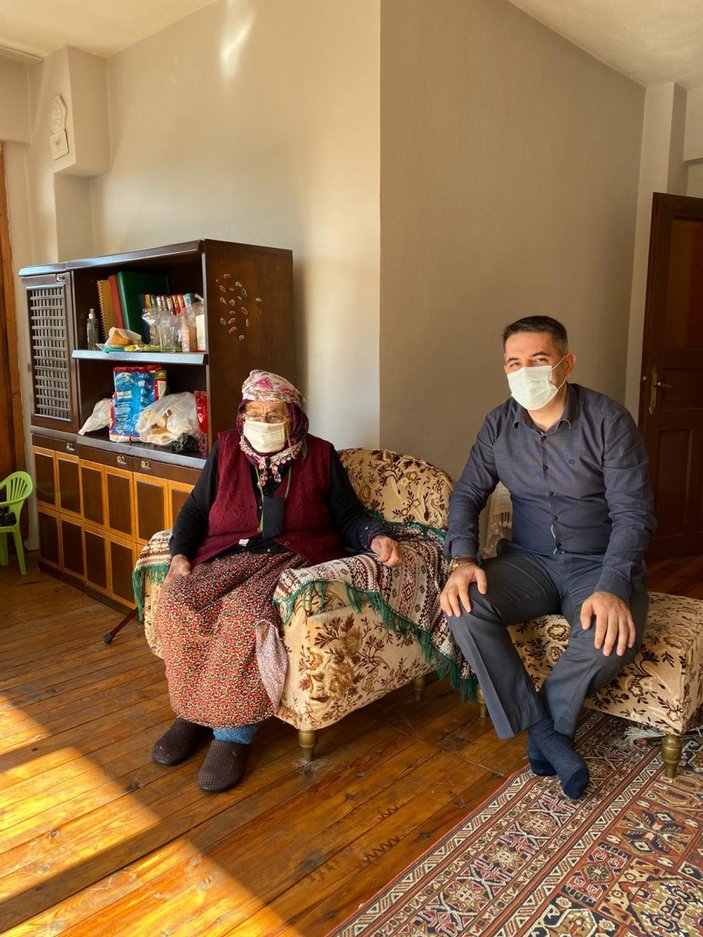 Çayeli Belediye Başkanı İsmail Hakkı Çiftçi, Havva Nine’yi ziyaret etti
