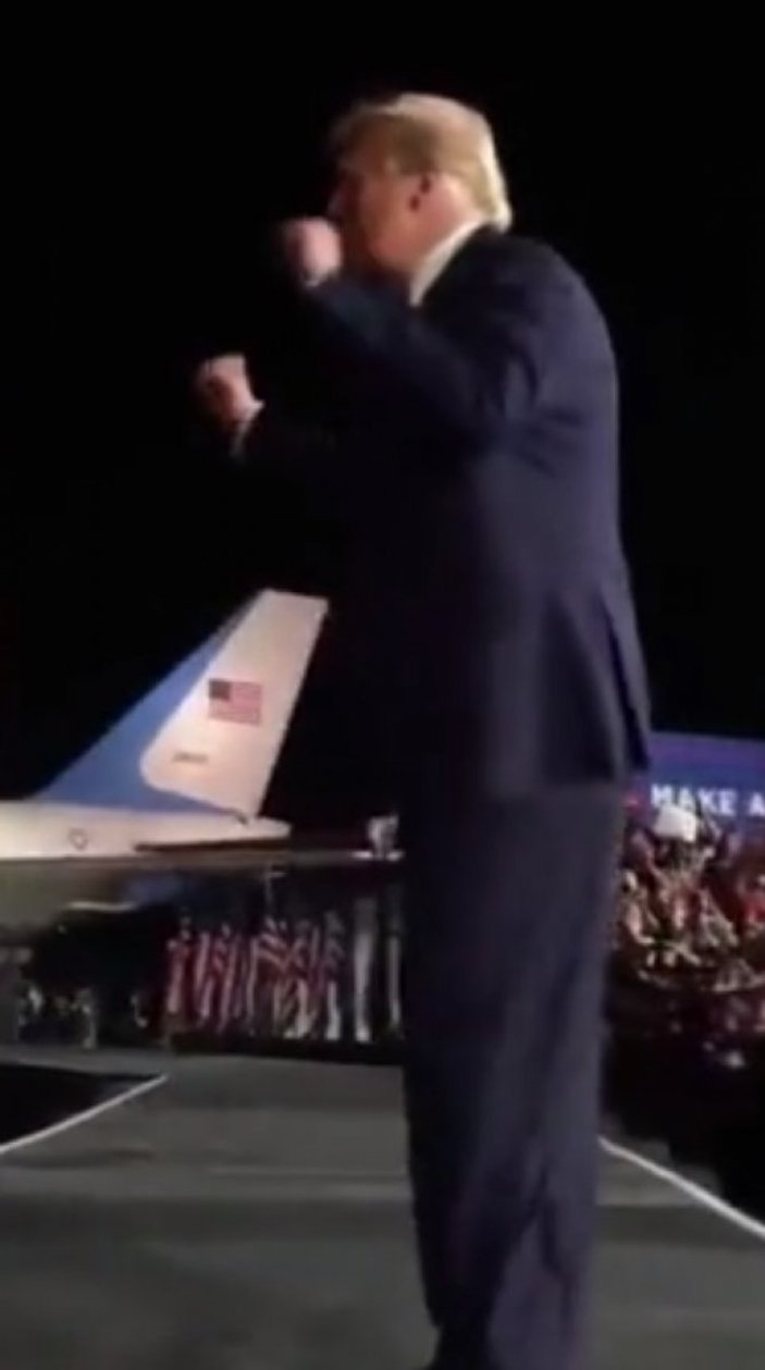 ABD Başkanı Donald Trump’ın dansı olay oldu