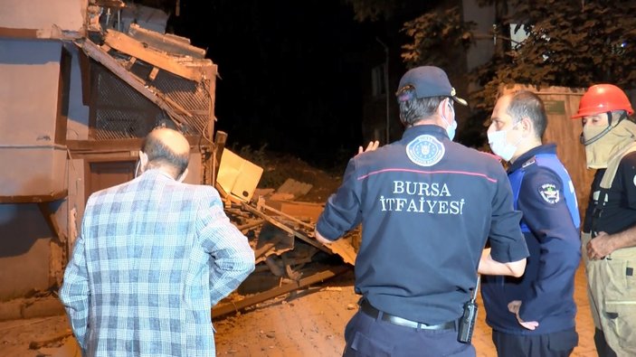 Bursa’da 100 yıllık tarihi binanın bir bölümü çöktü