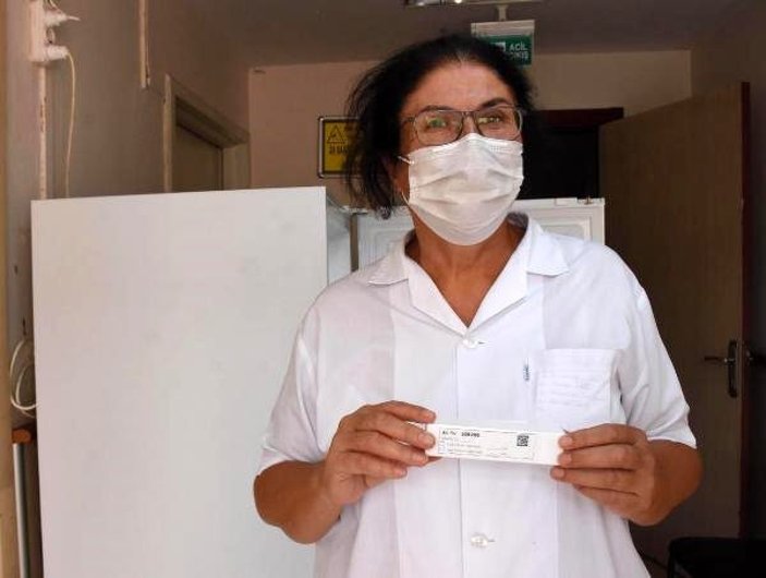 Çin'den getirilen koronavirüs aşısı, İzmir'de gönüllü sağlıkçılara uygulanmaya başladı