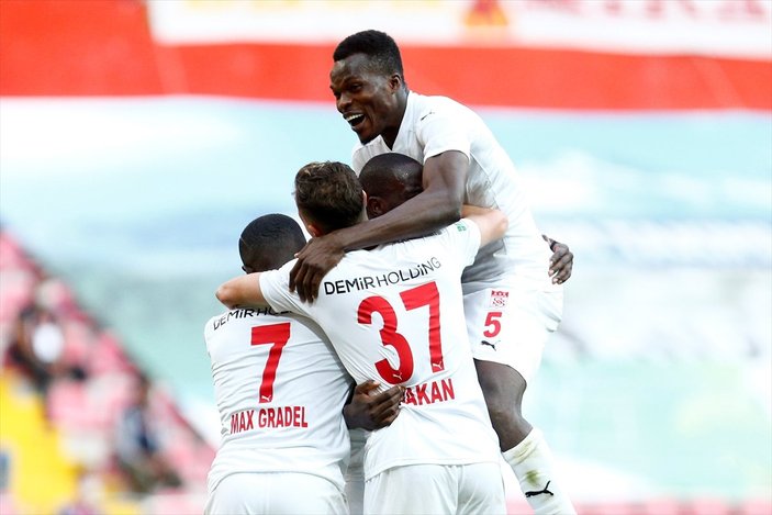 Sivasspor, Kayserispor'u 3 golle mağlup etti