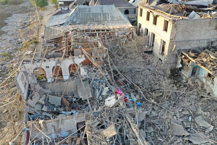 a Gence'de füze saldırısının ardından ortaya çıkan görüntüler