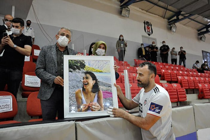 Ahmet Nur Çebi, Pınar Gültekin'in ailesini ağırladı