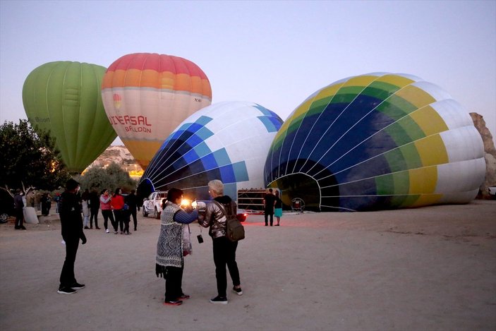 Yerli sıcak hava balonları ilk kez turist taşıdı
