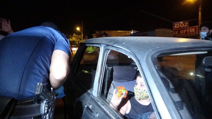 Adana'da polis ekipleri Huzur ve Güven uygulaması gerçekleştirdi