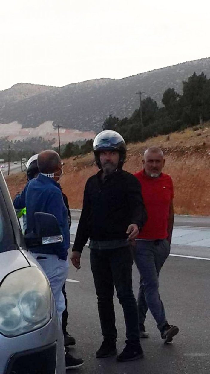 Antalya'da motosikletli grubun aile babasına darp anı kamerada