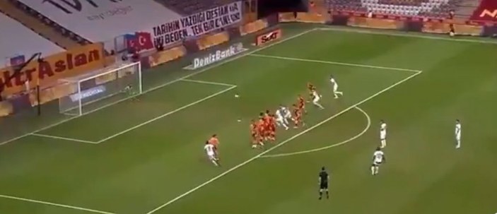 Babacar'dan Galatasaray'a müthiş frikik golü