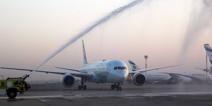 BAE'den İsrail'e ilk ticari uçuş gerçekleştirildi