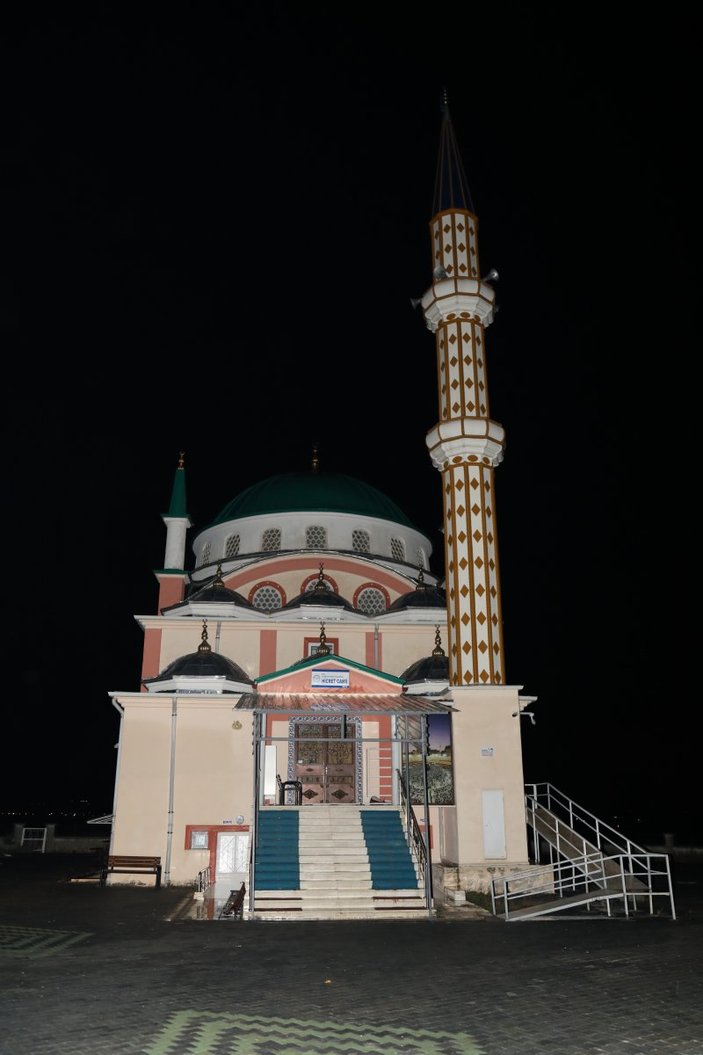 Ankara’da camiye yıldırım düştü: Yangın çıktı