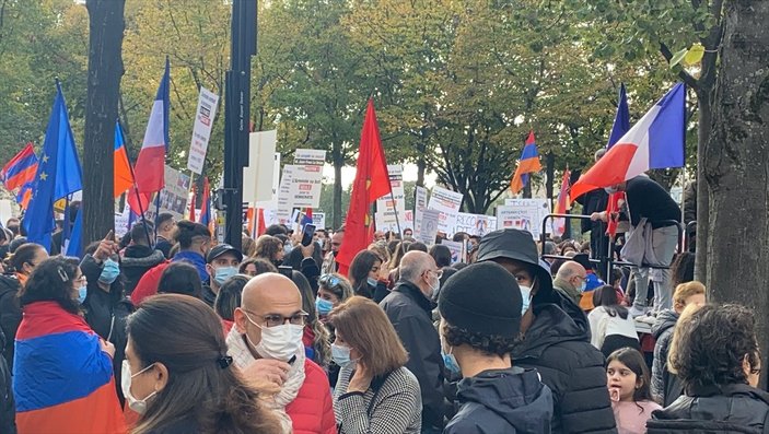 Paris'te Ermenilerle PKK'lılardan ortak gösteri