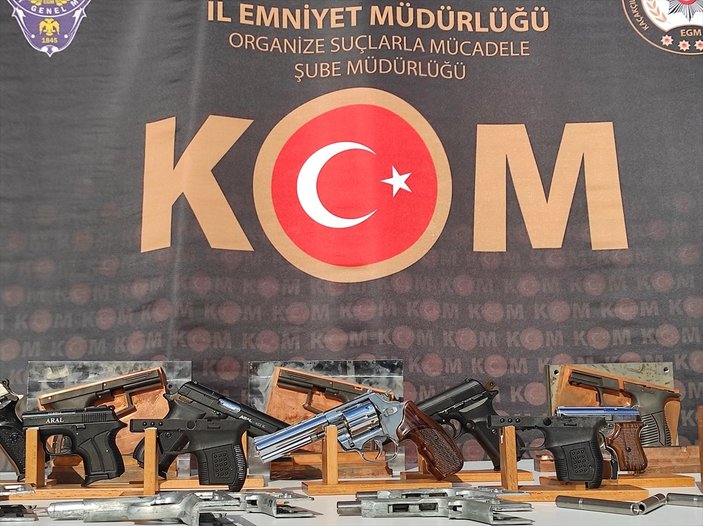İstanbul'da kaçak silah imalathanesine baskın: 3 gözaltı