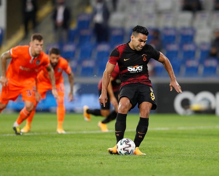 Galatasaray'ı yıkan Davidson gol krallığında zirvede