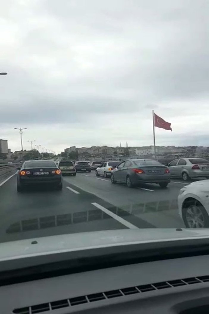 İstanbul'da yasağa rağmen düğün konvoyu yapıp trafik terörü estirdiler