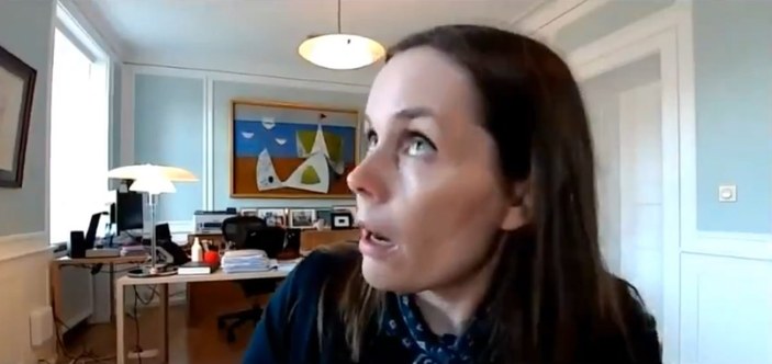 İzlanda Başbakanı Katrin Jakobsdottir canlı yayındayken deprem oldu