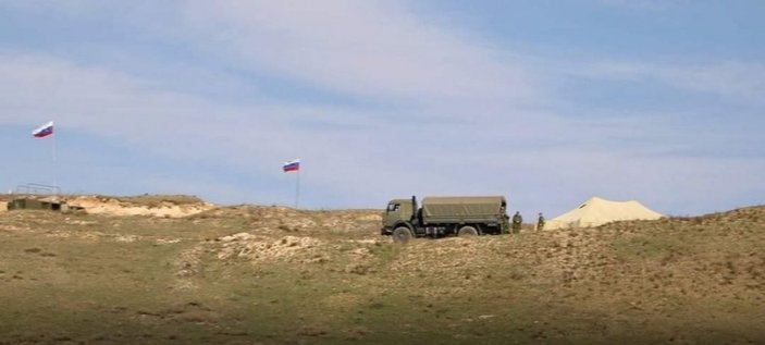 Ermenistan, sınır bölgesine Rus bayrakları dikti