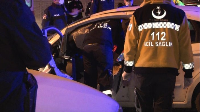 Ankara'da iki araç kafa kafaya çarpıştı: 1’i ağır 5 yaralı