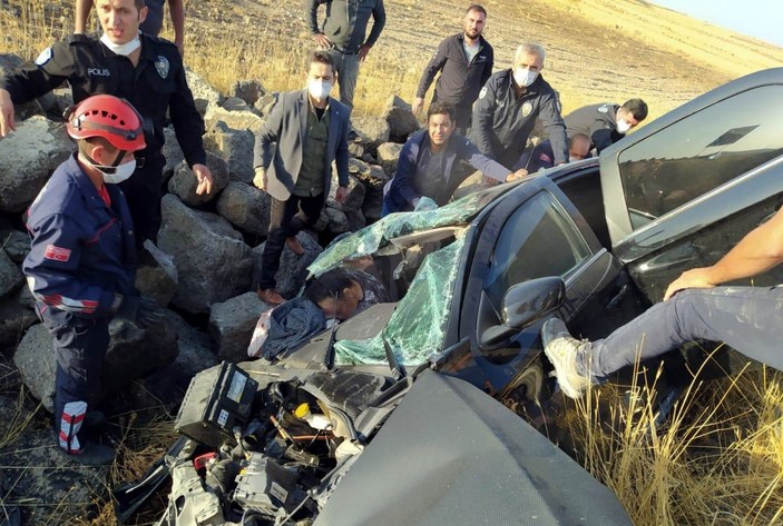 Nevşehir'de otomobil şarampole yuvarlandı: 1 ölü, 2 yaralı
