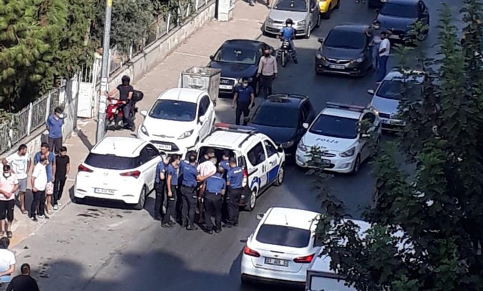 Mersin'de terörden aranan şüpheli, otomobilden çıktı