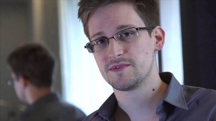 Rusya, eski CIA ajanı Snowden’a kalıcı oturma izni verdi